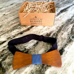 Wood bow tie